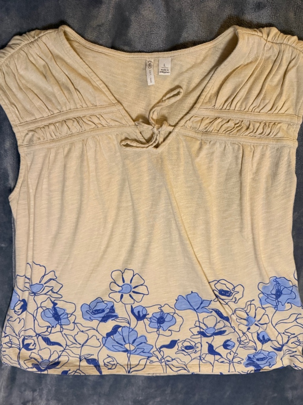 Cato Women's Large Beige Blue Floral Tie Neck Cap Sleeve Top